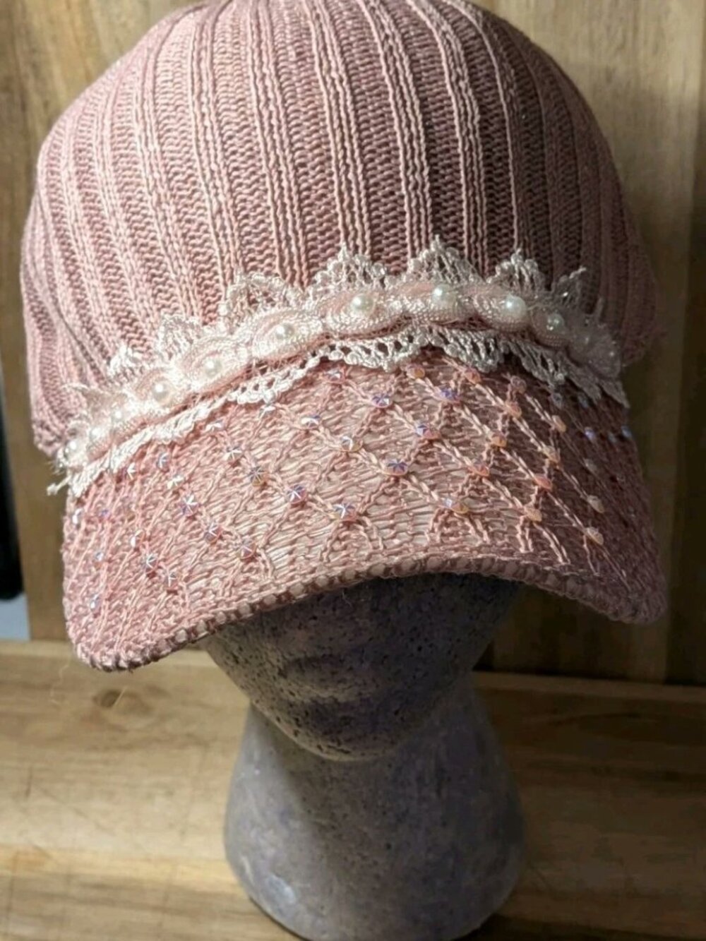 Women's Feminine Sweater And Sequin Baseball Cap OSFA